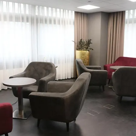 Szálloda Western Plaza 4*